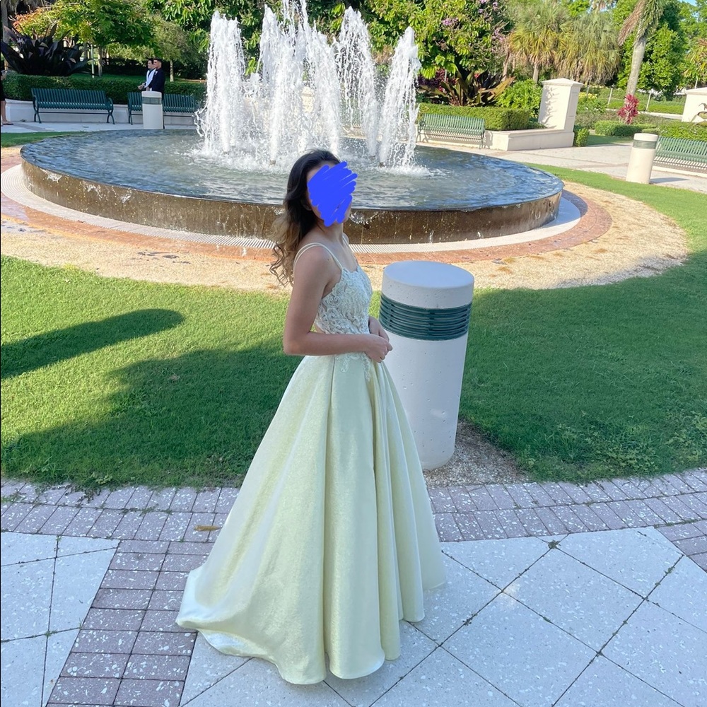 Prom Dress - Picture 2 of 5